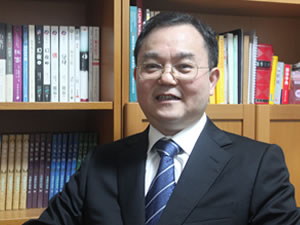 陈博士出席武汉市政协十二届一次会议