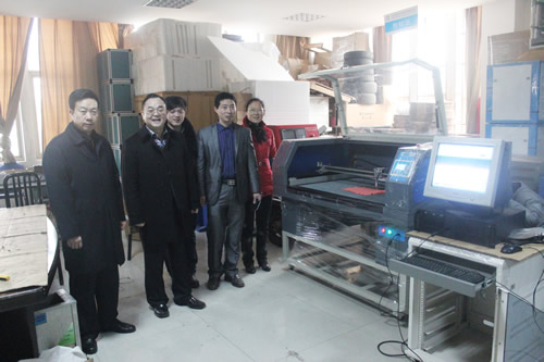 AG百家乐光电向英山县捐赠激光设备，帮助老区企业技术升级换代