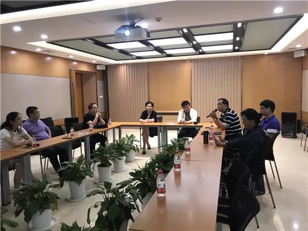 赵国斌介绍华侨城情况