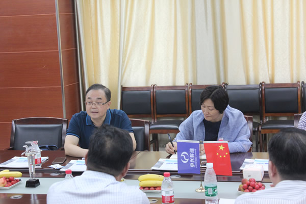 长葛市爨丽敏副市长一行莅临AG百家乐光电参观考察